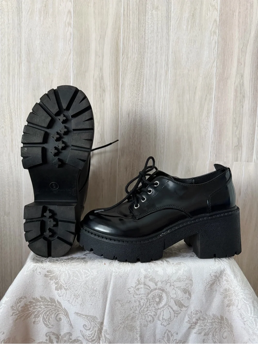 Madden Girl Black Patent Lace-Up Platform boots